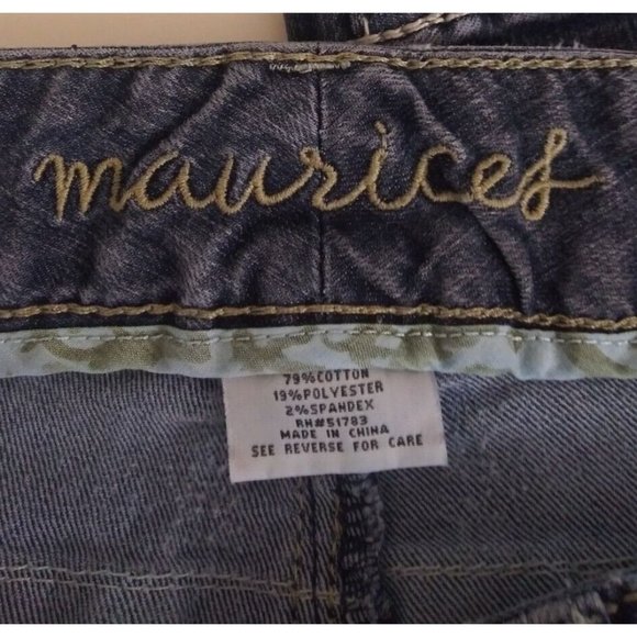 Maurices Women's Distressed Whiskered Embroidered Bootcut Jeans Size 3/4 Short - Picture 7 of 9